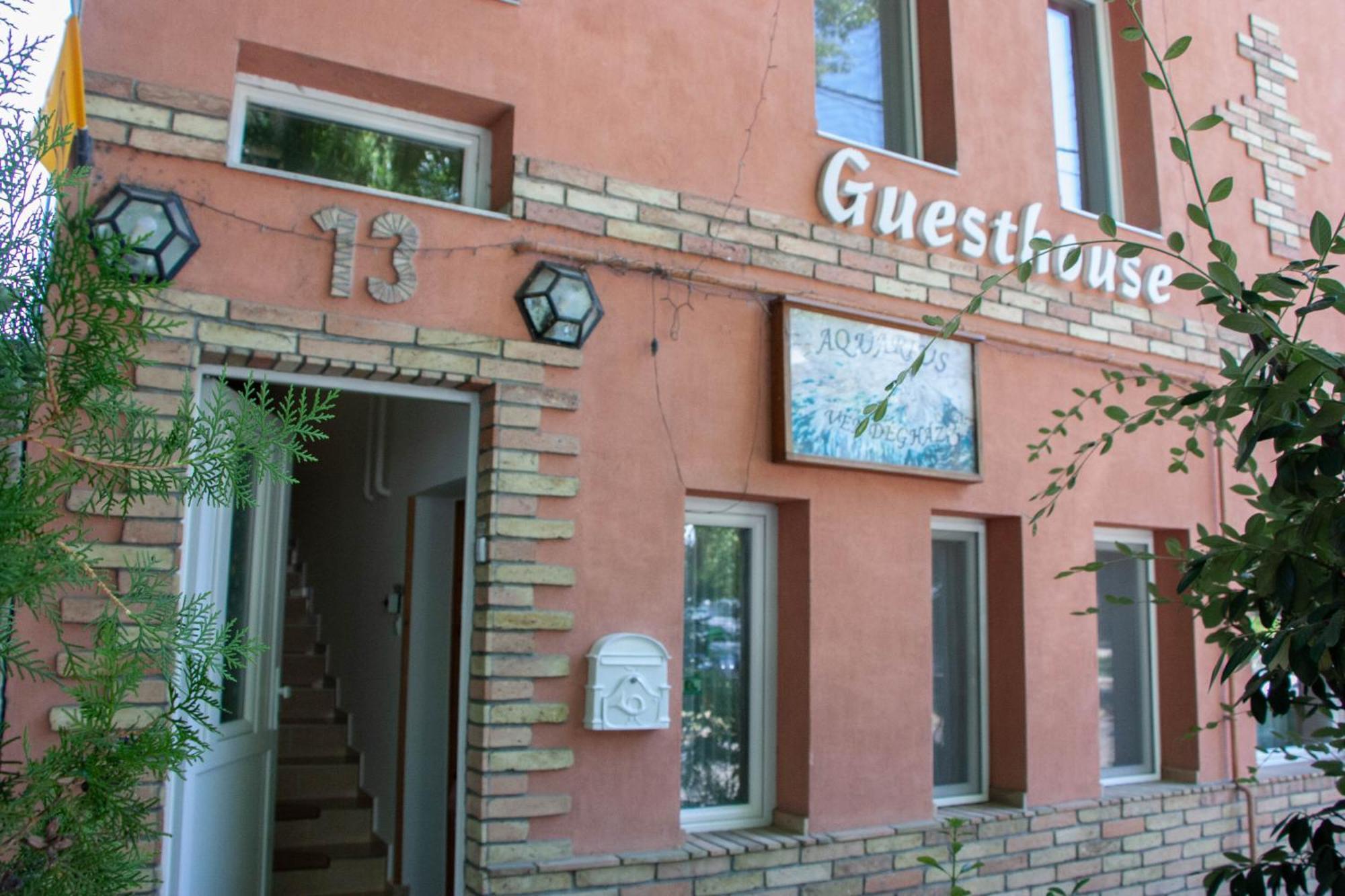 Aquarius Vendeghaz Hotel Szeged Exterior photo